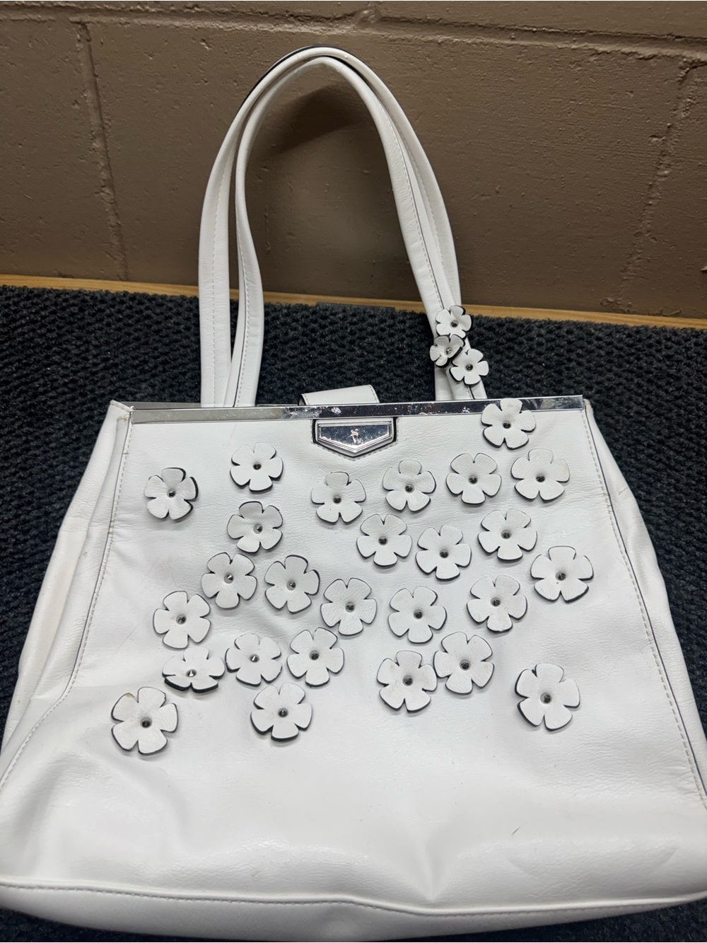 Simply Vera Vera Wang White Floral Applique Tote